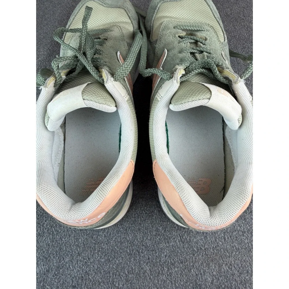 New Balance Women's Green & Peach 574 Sneaker